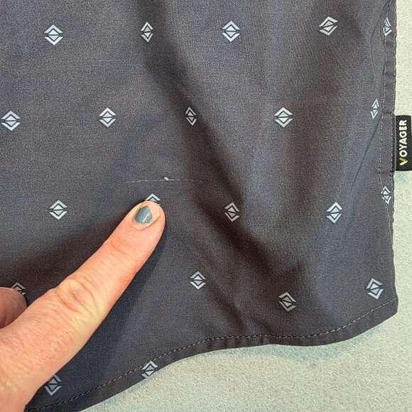 Voyager Men's Short Sleeve Woven Button Front Stretch Performance Shirt Grey Lg - Picture 12 of 12